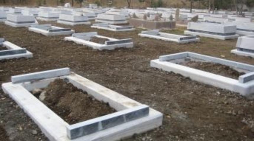 Karskapı Şehitliği peyzaj &ccedil;alışması bayrama yetiştirilemedi