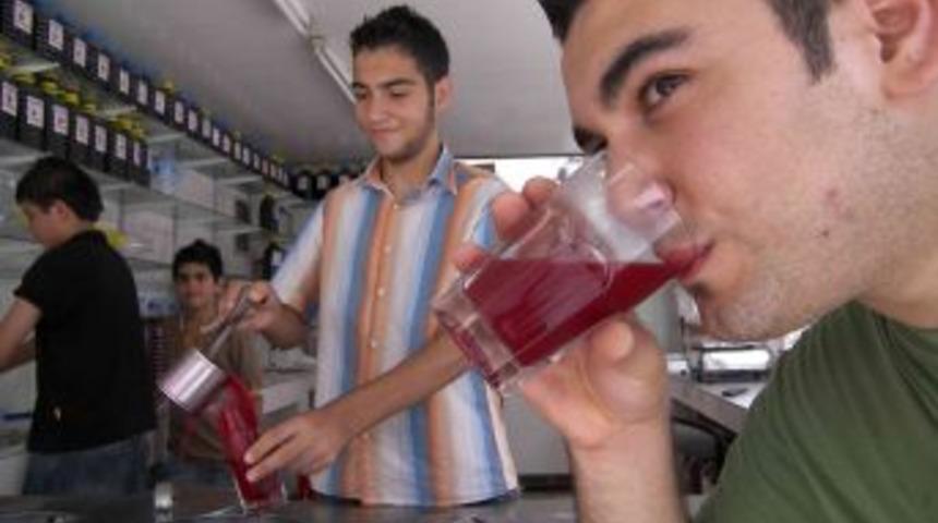 Kurban etinin yanında gazlı içecekler yerine şalgam suyu için