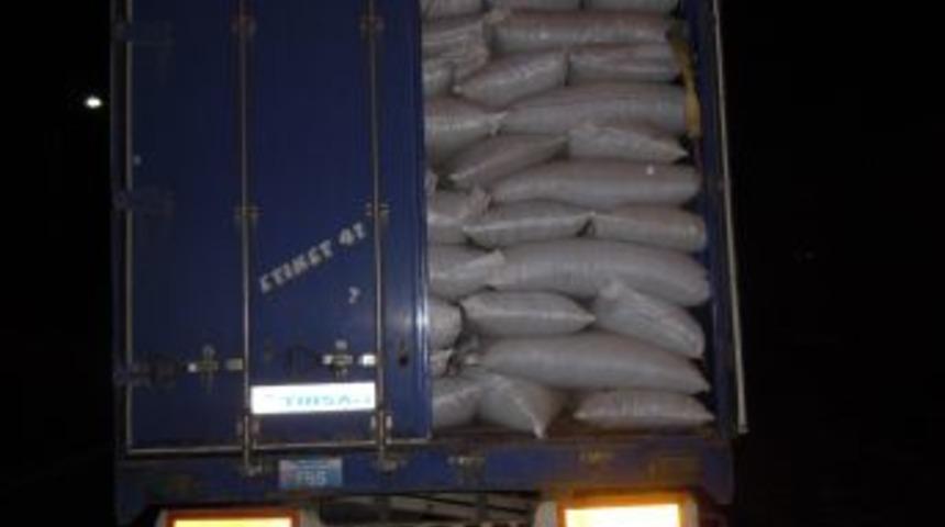 Gümrük kaçağı sigara ve çayla yakalanan 10 kişi tutuklandı