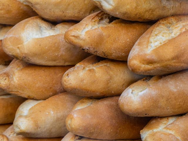 Fırından yeni &ccedil;ıkmış gibi: Ekmeği 2 hafta taze tutan y&ouml;ntem