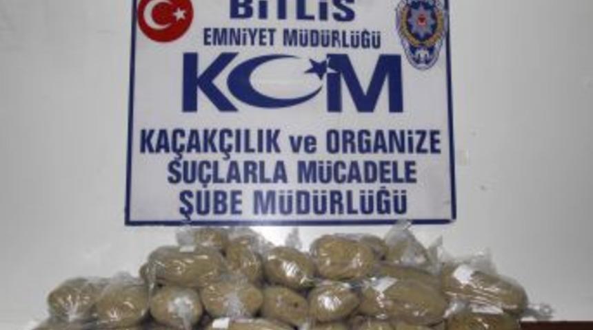 Bitlis'te 43 kilo esrar ele ge&ccedil;irildi