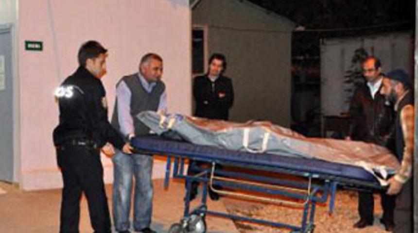 Kocasını boğarak öldürdü