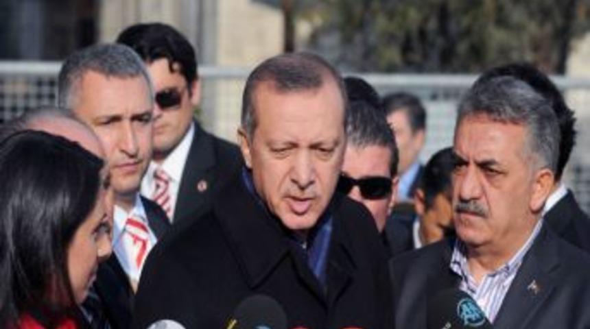 Başbakan Erdoğan, bayram namazını &ccedil;ocukları ve torunuyla kıldı