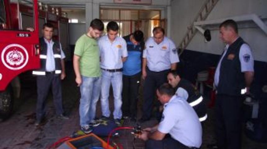 Edremit İtfaiyesi boş zamanlarında devamlı tatbikat yapıyor