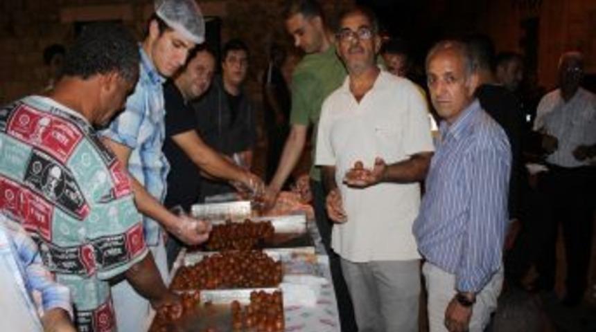 Adana'da Tenzile Erdoğan için 100 Hatm-i Şerif indirildi