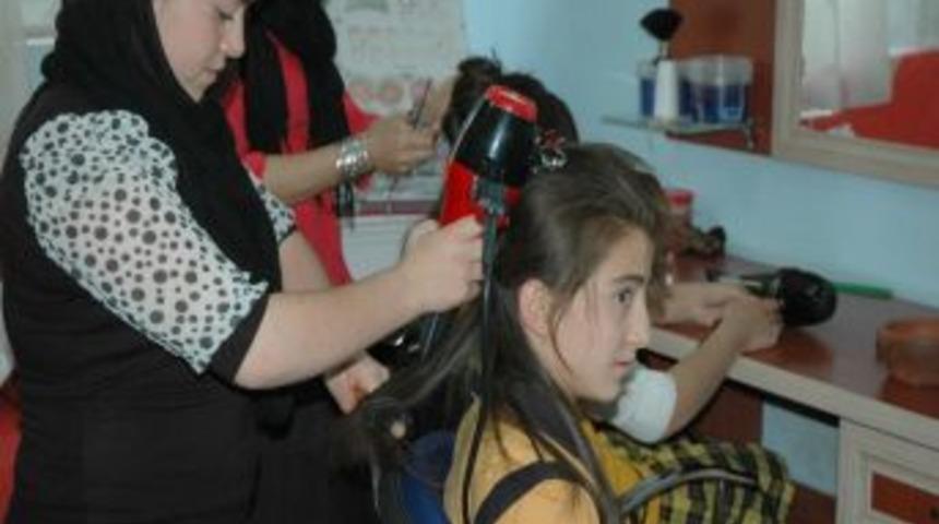 &Ccedil;ATOM, Batmanlı kadınları meslek sahibi yapıyor