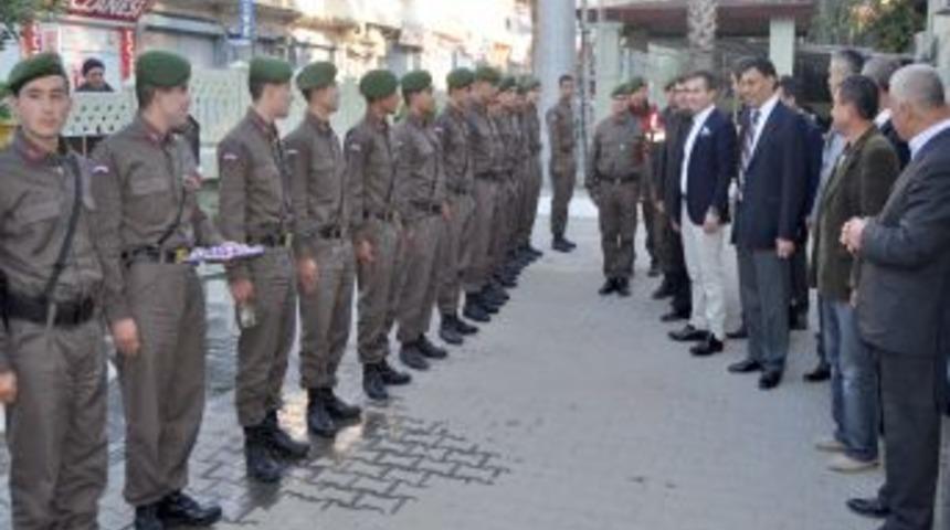 Bakan Kılın&ccedil;, bayram namazını Serik'te kıldı