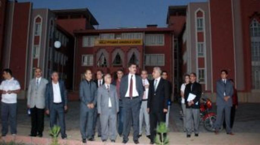 Vali Turhan, eğitim yatırımları yerinde inceledi