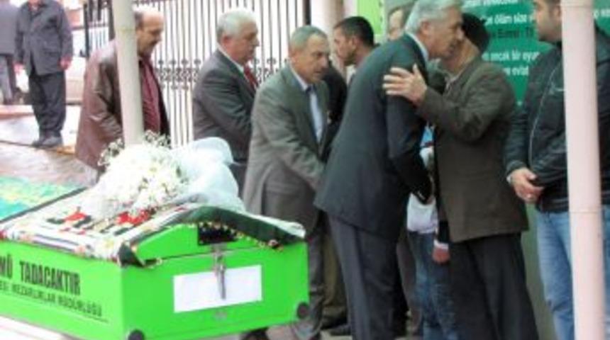 K&ouml;pekten ka&ccedil;arken kalbi duran 11 yaşındaki kız &ccedil;ocuğu &ouml;ld&uuml;