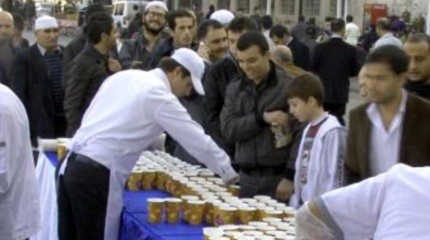 Bayram &ccedil;orbası İstanbulluların i&ccedil;ini ısıttı
