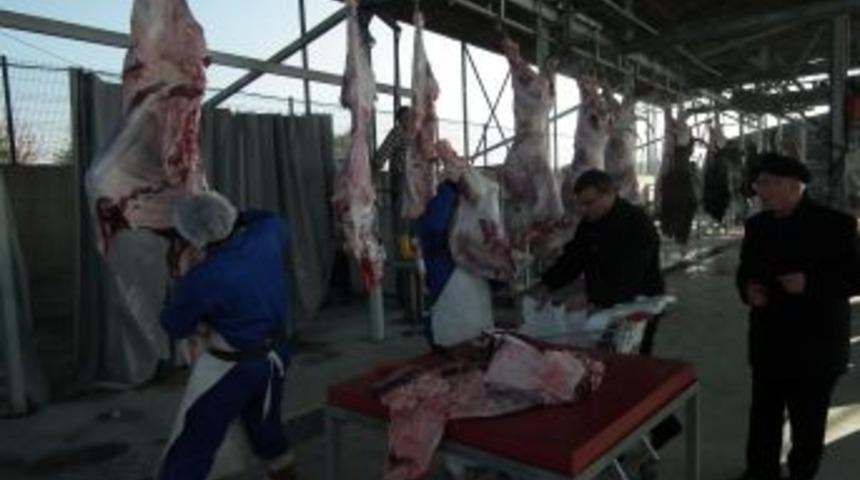 Belediyeleri kıskandıran tesiste kurbanlıklar 15 dakikada teslim edildi