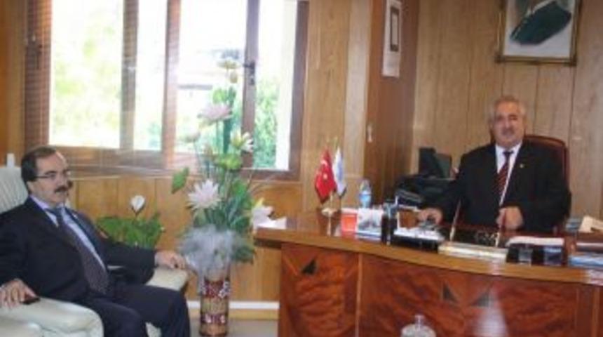 Vali Coş, M&uuml;ft&uuml; Canbolat'ı ziyaret etti