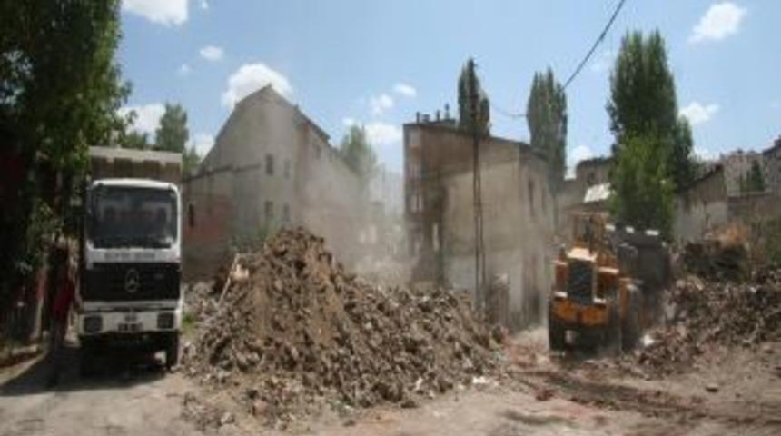 Başkan K&uuml;&ccedil;&uuml;kler: Şehrin doğusunu belediye hizmetlerine doyuracağız