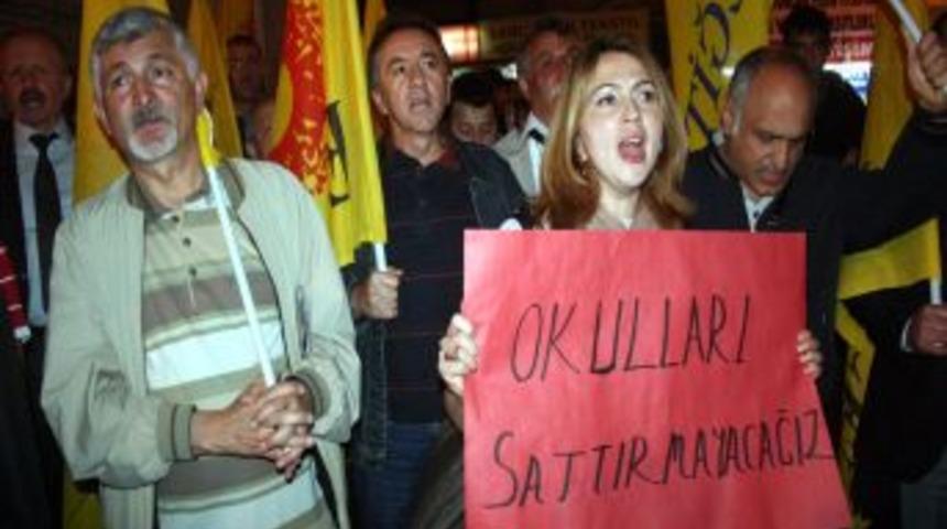 Sendika &uuml;yelerine yağmur engeli