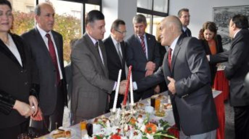 Balıkesir'de 36 acemi kasap hastanelik oldu