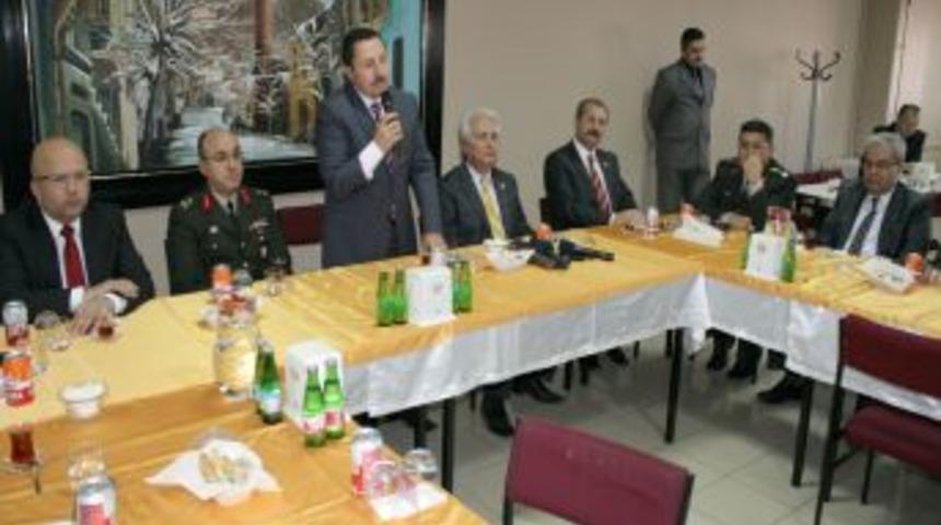 Vali Balkanlıoğlu: &lsquo;Komşusu a&ccedil;ken tok yatmamak&rsquo; inancı bizi ayakta tutmaktadır