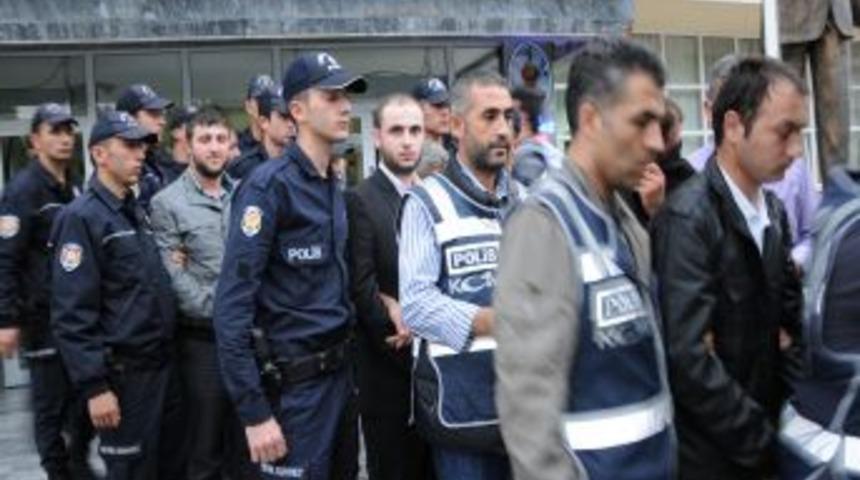 Tefeci &ccedil;etesi zanlılarından 12&rsquo;si adliyeye sevk edildi