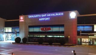 Ankara-Şanlıurfa u&ccedil;ağında patlayıcı madde alarmı! Vali Şıldak'tan a&ccedil;ıklama