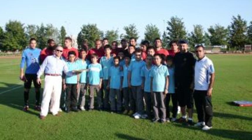 Yıldırımhan'dan Mersin İdmanyurdu&rsquo;na destek ziyareti