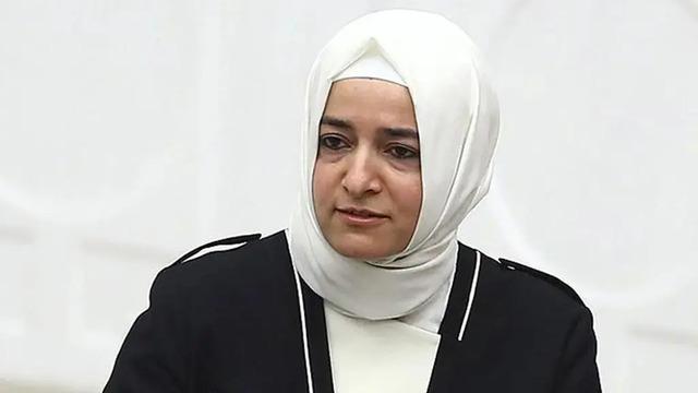 Fatma Betül Sayan Kaya ve eşiyle ilgili yeni gelişme! TMSF’nin hesabına gönderdiler