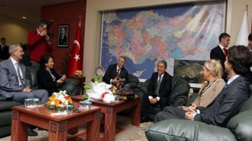 CHP’li Emek: Bayramın verdiği güçle acıları aşacağız