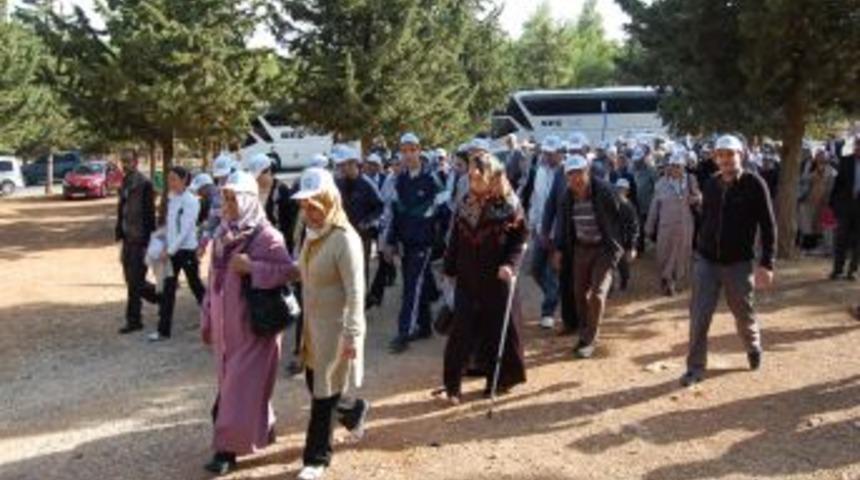 Romatizma hastaları sağlıklı hayat i&ccedil;in y&uuml;r&uuml;d&uuml;