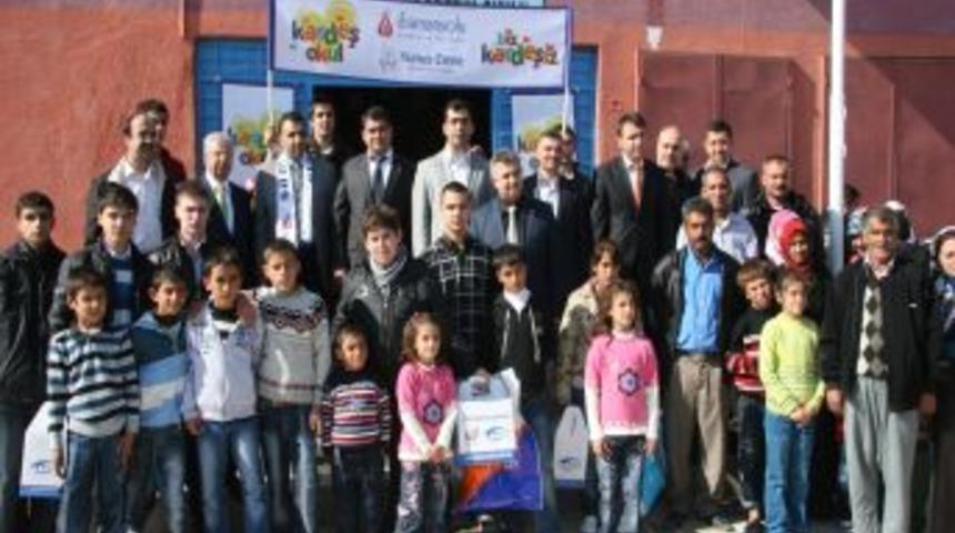 Samanyolu Koleji &ouml;ğrencileri, Urfalı kardeşlerini bayramda unutmadı