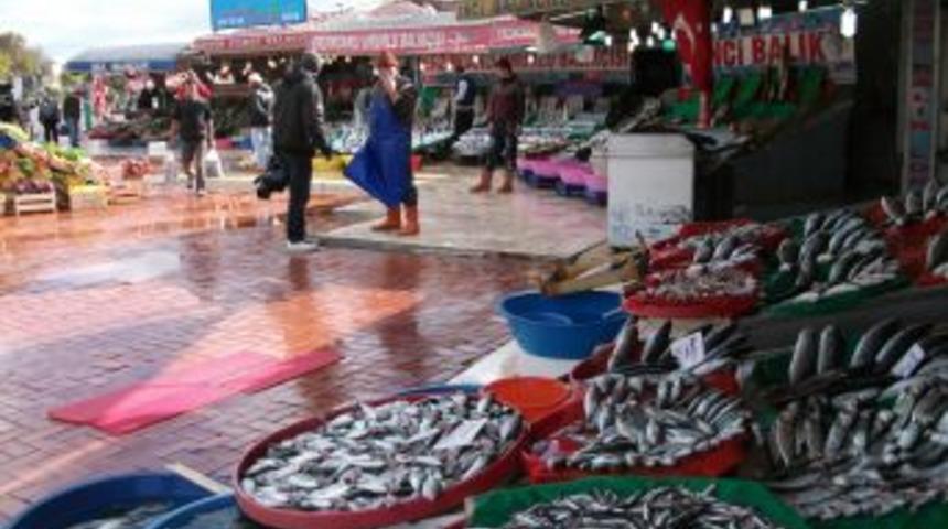 Kurban bayramında balık satışları d&uuml;şt&uuml;