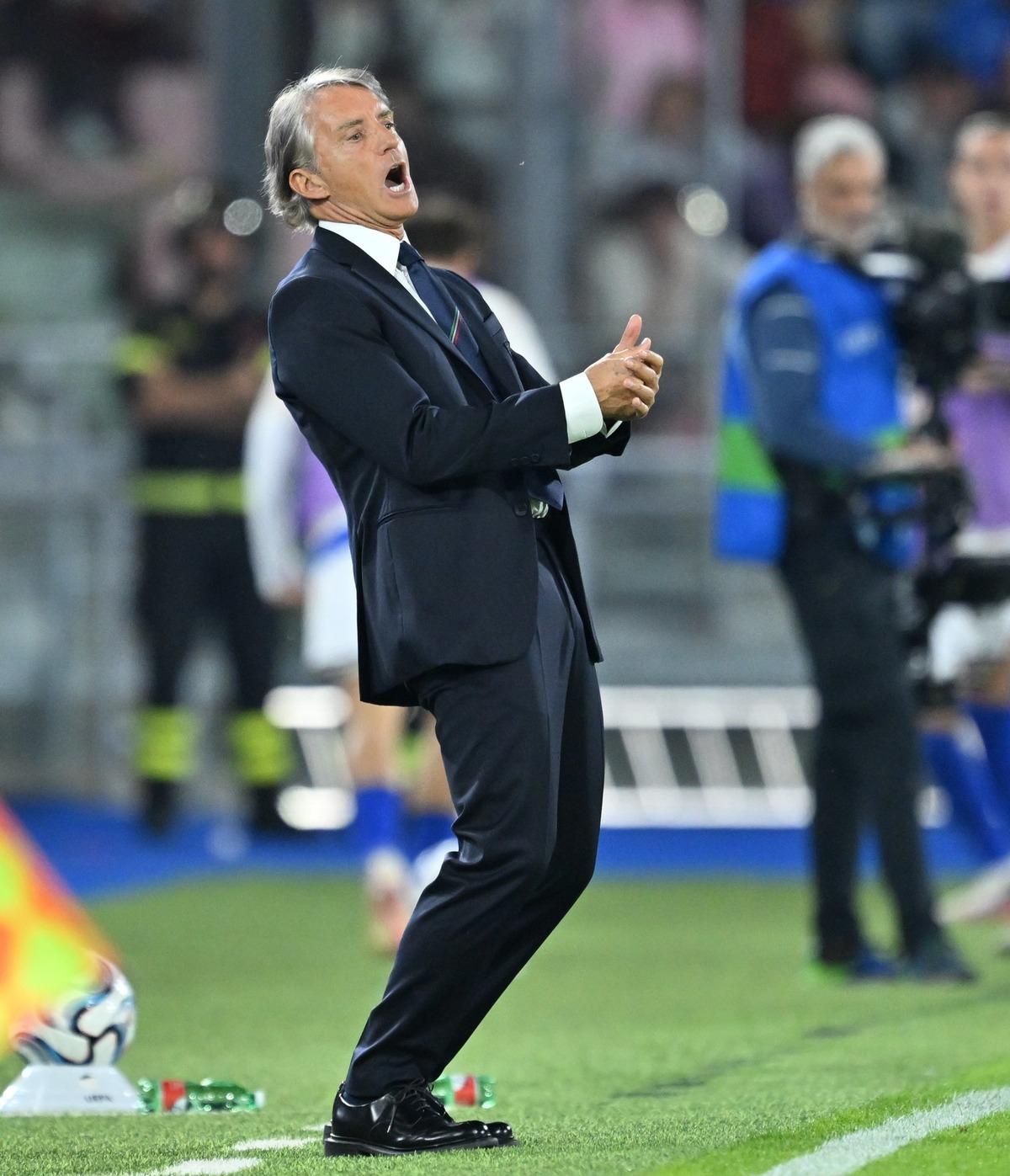 Mancini den Montella hakkında dikkat çeken açıklama! İtalya maçı sonrası konuştu 4