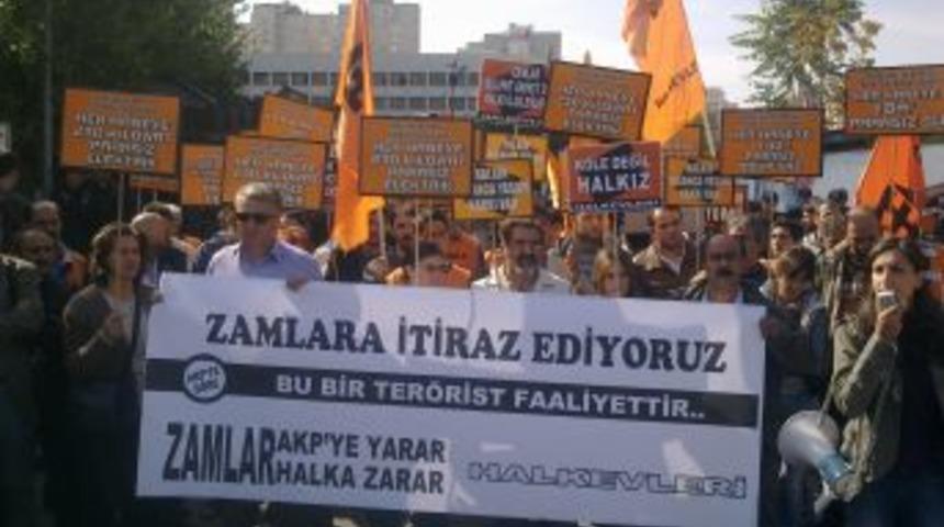 Enerji Bakanlığı &ouml;n&uuml;nde zam ve mesai protestosu