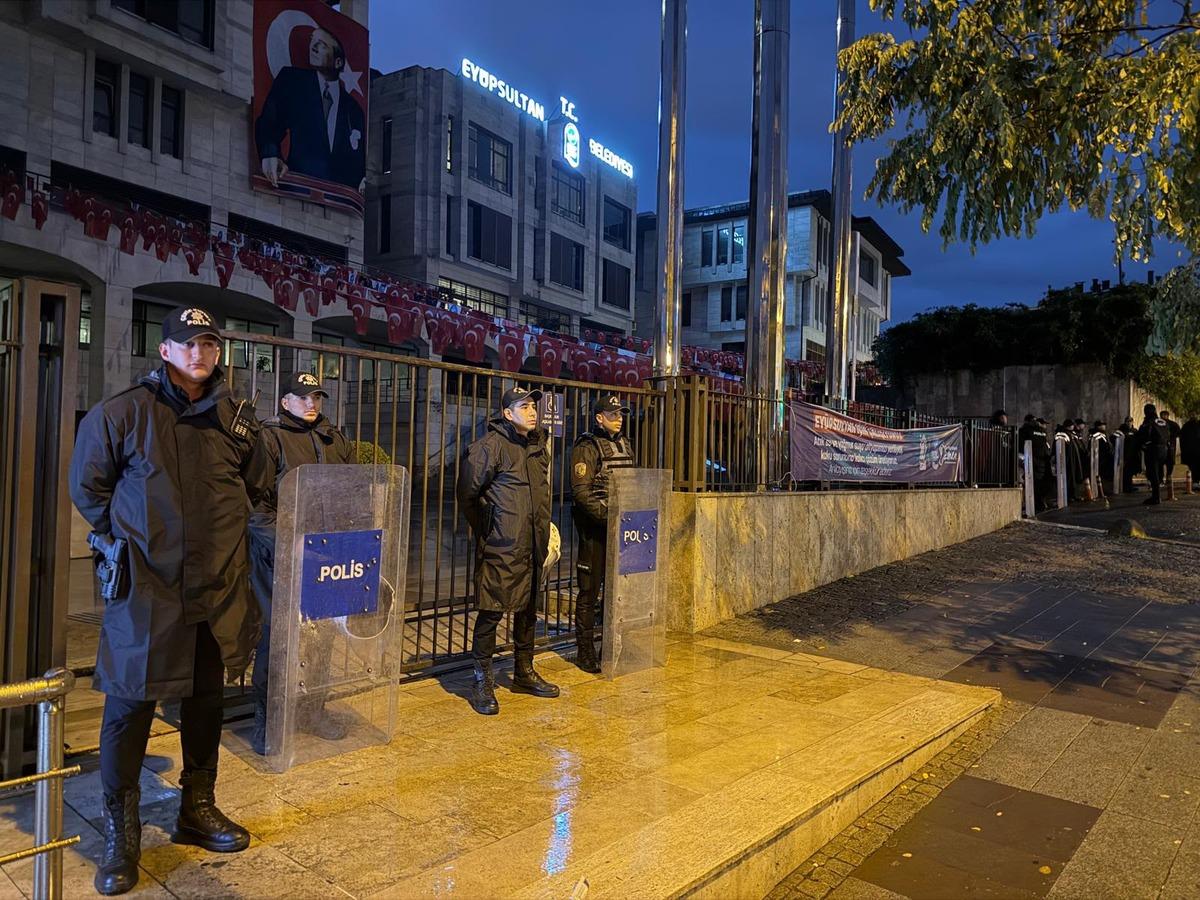 Ey&uuml;psultan Belediye Başkanı Mithat B&uuml;lent &Ouml;zmen tutuklandı 1