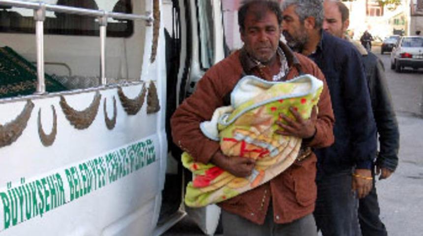 Bir aylık bebek, yatağında &ouml;l&uuml; bulundu