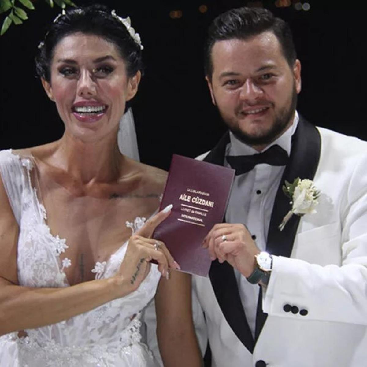 Sevda Dalgıç boşanma kararı sonrası imaj değiştirdi! Esmerdi kızıl oldu 1