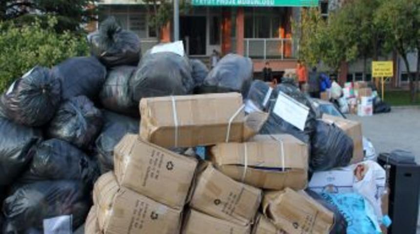 &Ccedil;ankaya'dan deprem b&ouml;lgesine yardımlar s&uuml;r&uuml;yor