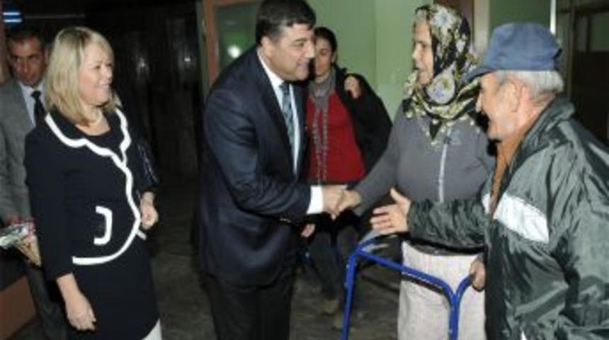 Bayramda yaşlı ve kimsesizler unutulmadı