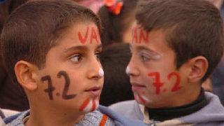 Depremin şiddeti yüzlerine yansıdı