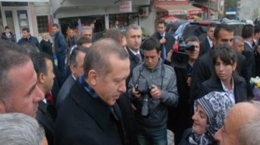Başbakan Erdoğan hemşehrileri ile bayramlaştı