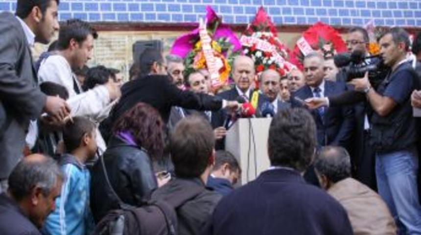 Bahçeli: Mesai saatleri tartışmasının içi boş, neyini tartışalım?