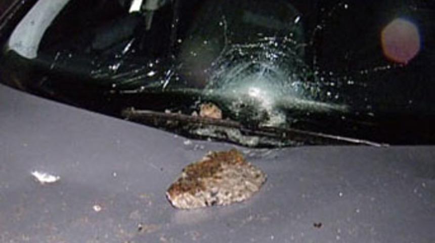 Viyad&uuml;kten kaya d&uuml;şt&uuml;