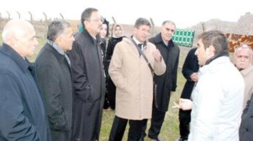 Kayserililer Van&rsquo;da 500 aileyi ziyaret etti