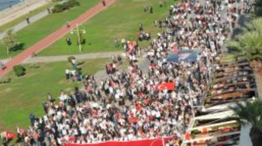 İzmirliler 'Atat&uuml;rk&rsquo;e saygı' i&ccedil;in y&uuml;r&uuml;yecek