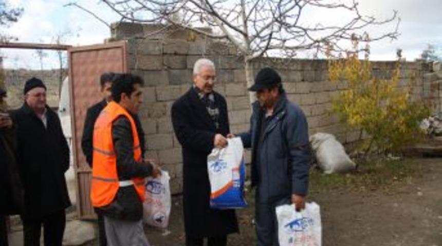 Ankaralı işadamları, kurbanlarını depremzedelere ulaştırdı