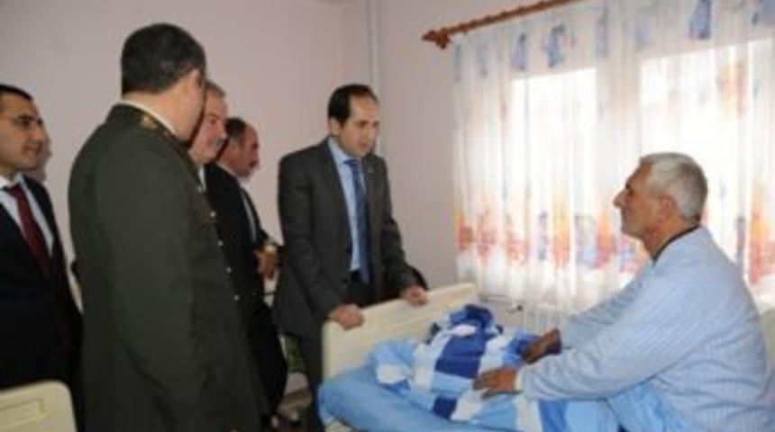 Vali Kalkan, Bayram ziyaretinde bulundu