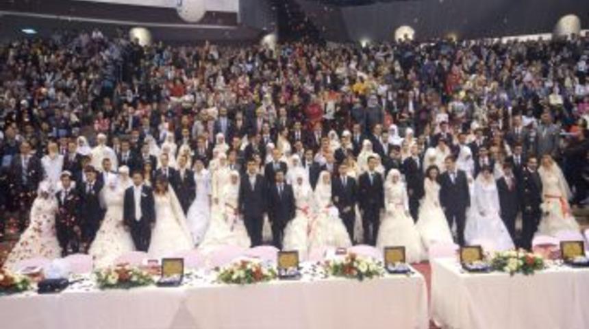 Bağcılar Belediyesi 11.11.2011'de 28 &ccedil;ifti evlendiriyor