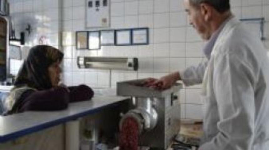 Kurban etini  kıyma yaptırıyorlar