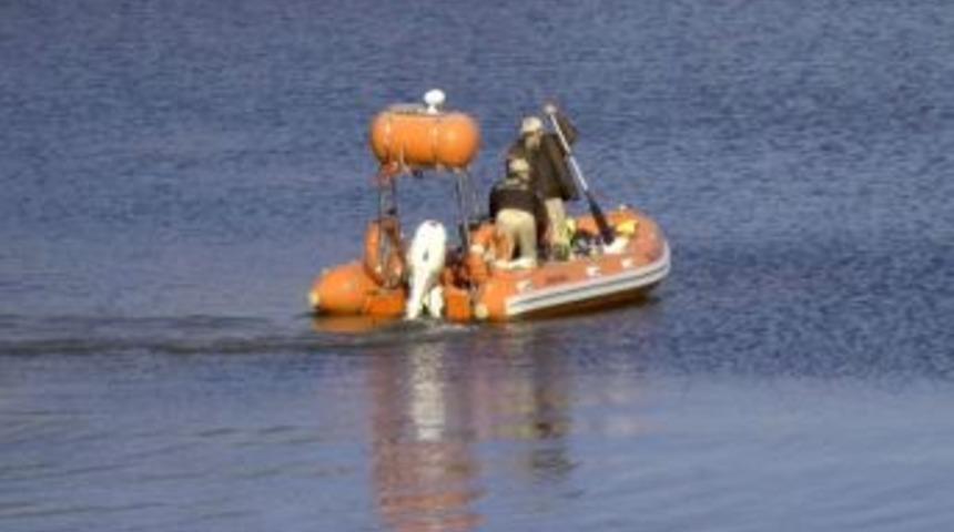 G&ouml;lde kaybolan 4 kişiden birinin cesedine ulaşıldı