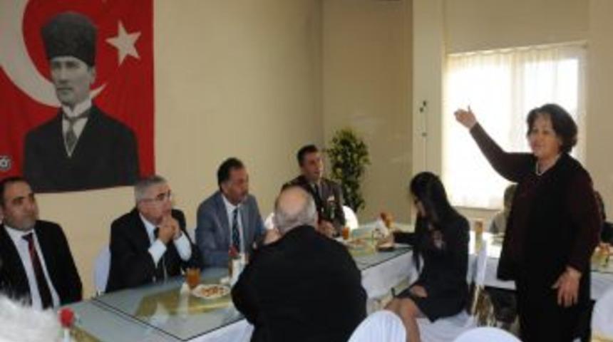 Huzurevi sakinlerinden şiir ziyafeti