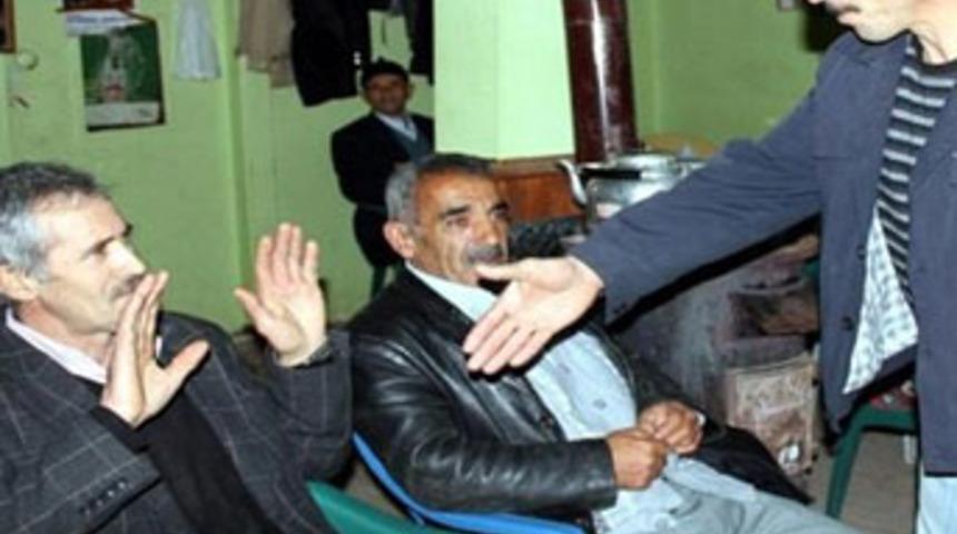 Tokalaşması yasak!