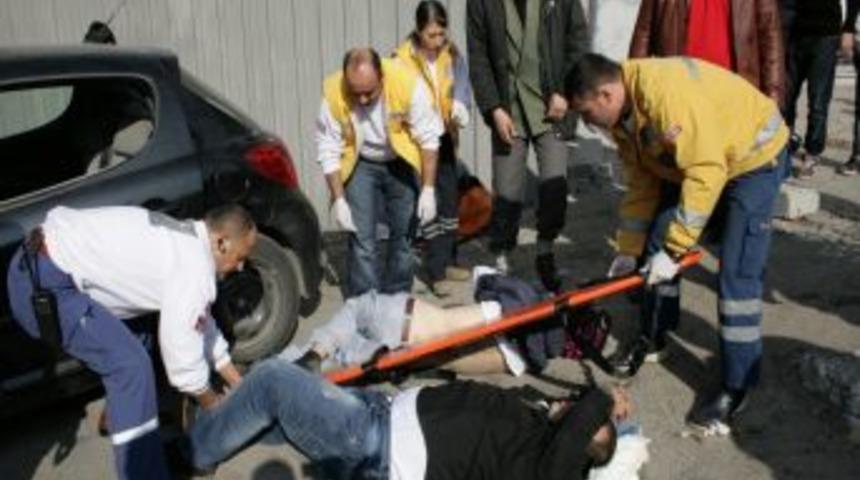 Bursa&rsquo;da s&uuml;rat kaza getirdi: 2&rsquo;si ağır 6 yaralı