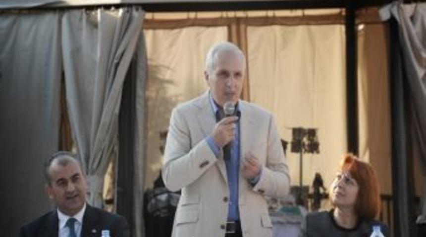 Vali Mutlu, hemşehrileriyle bayramlaştı